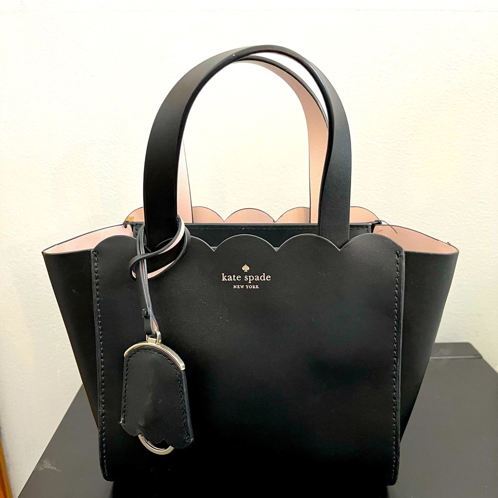 GREAT CONDITION Black Scalloped Kate Spade bag with strap